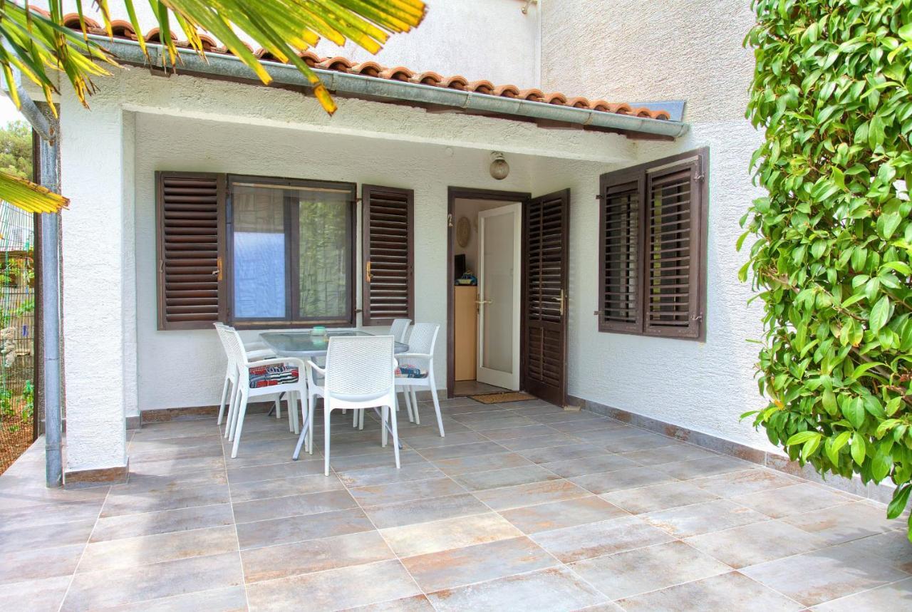 Apartments Dubravka Krk Town Luaran gambar