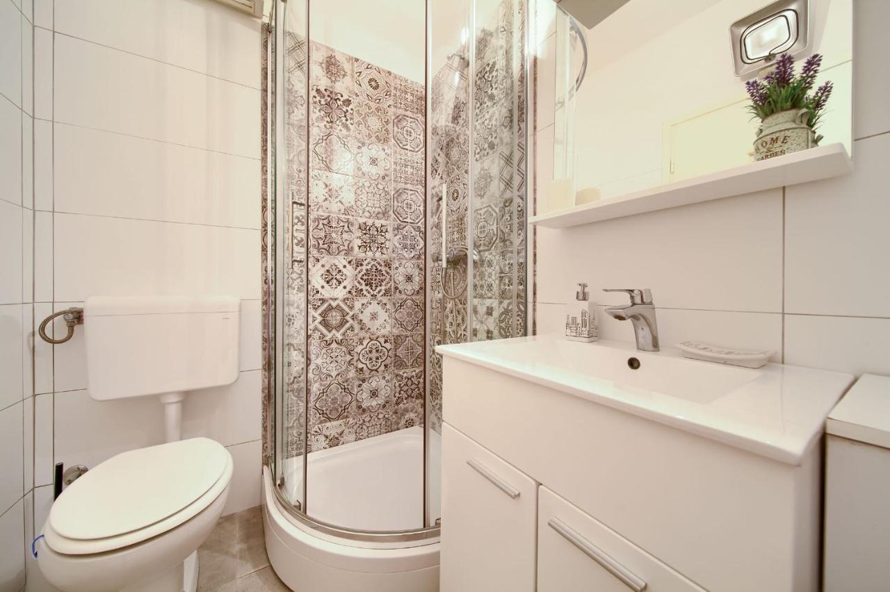 Apartments Dubravka Krk Town Luaran gambar