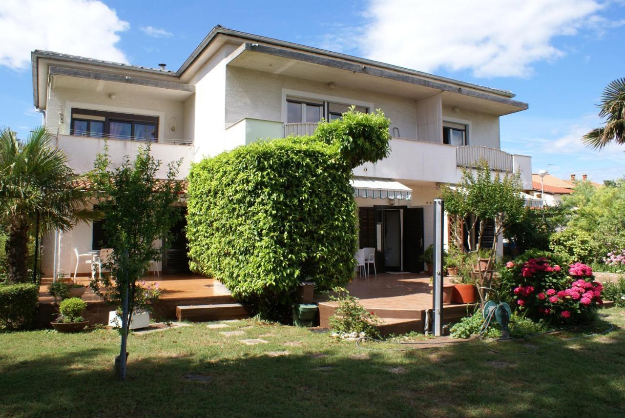 Apartments Dubravka Krk Town Luaran gambar