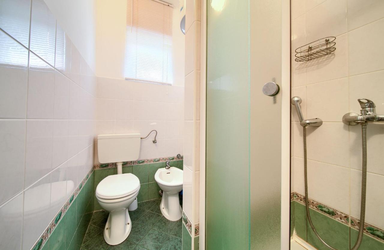 Apartments Dubravka Krk Town Luaran gambar