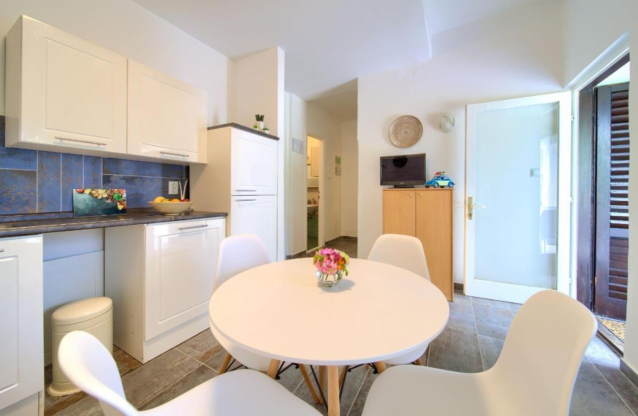 Apartments Dubravka Krk Town Luaran gambar