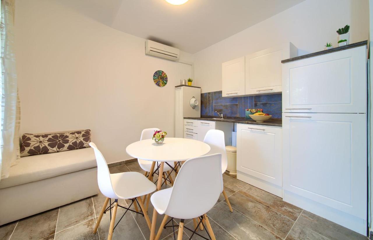 Apartments Dubravka Krk Town Luaran gambar